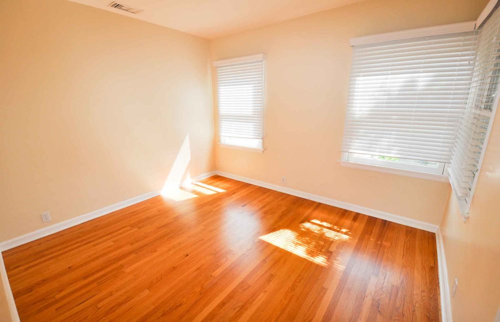 22-Bedroom2_0106